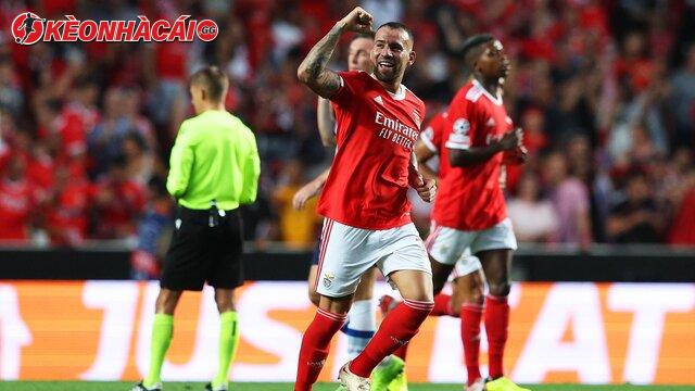 Benfica cùng bữa tiệc bàn thắng trên sân nhà