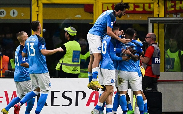 Napoli nối dài mạch trận thăng hoa bằng chiến thắng trước AC Milan ở vòng trước