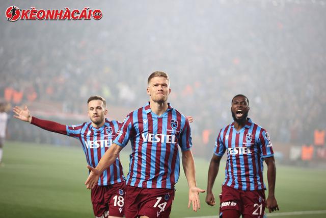 Trabzonspor sa sút phong độ sau khi để thua Ferencvaros
