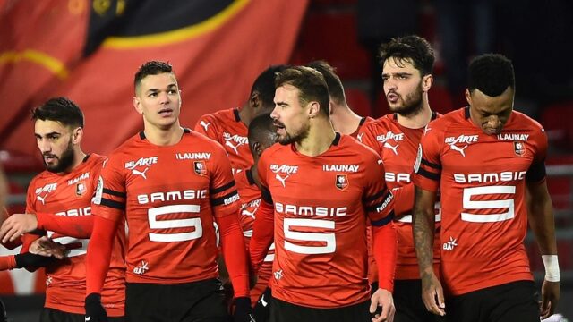 Đội chủ sân Stade de la Route de Lorient tiếp tục bám đuổi top 3.