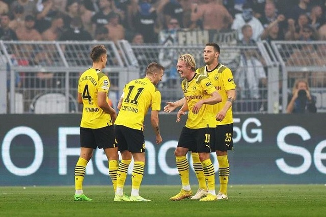 Dortmund có trận đấu nhẹ nhàng