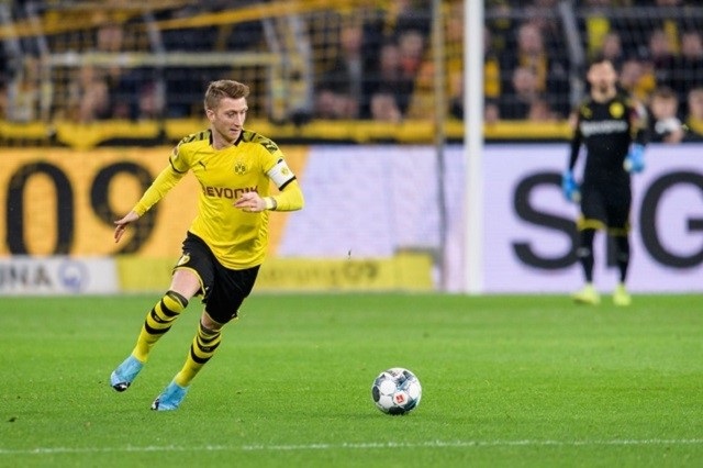 Dortmund lâm nguy trước Eintracht Frankfurt