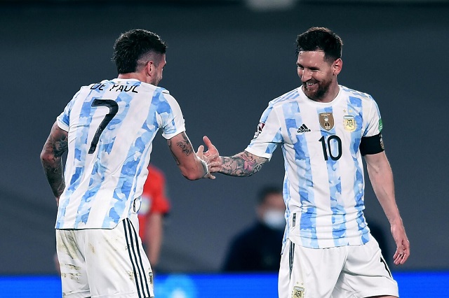 Argentina quá vượt trội trước Ba Lan