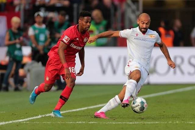 Bayer Leverkusen lâm nguy tại vòng 13