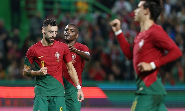 Bồ Đào Nha sớm giành vé đi tiếp
