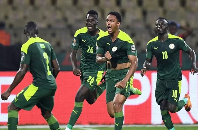  Qatar vs Senegal cũng nhận thất bại trong ngày đầu ra quân